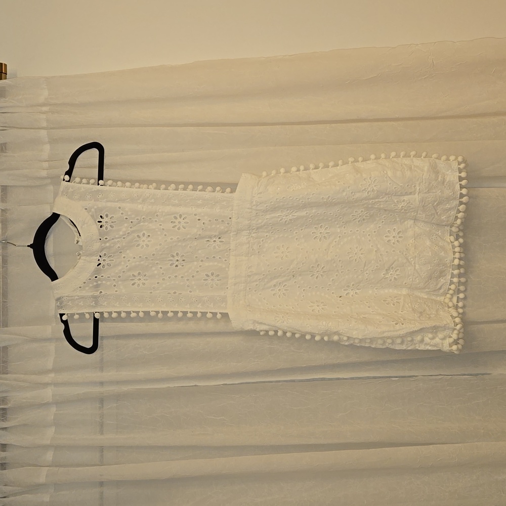 Cute white dress open sides